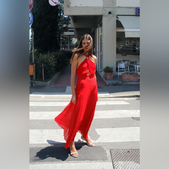 Zara Dresses & Skirts - Zara Pleated Halter Dress Size small